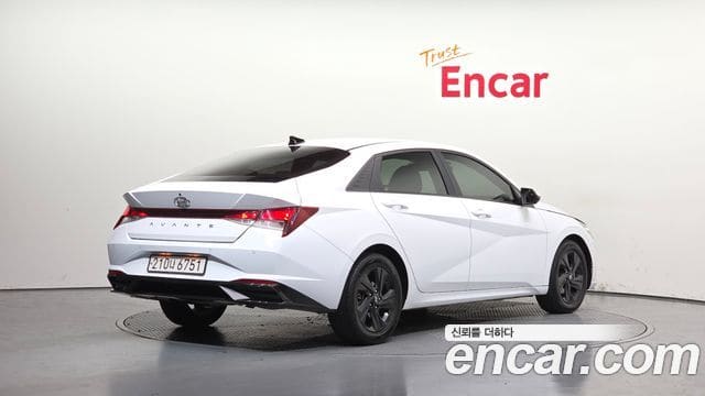 Hyundai Avante — фото 1