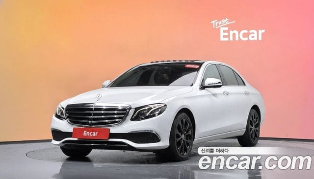 Mercedes-Benz E-Class — фото 1