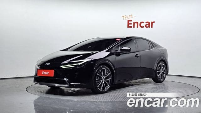Toyota Prius — фото 1