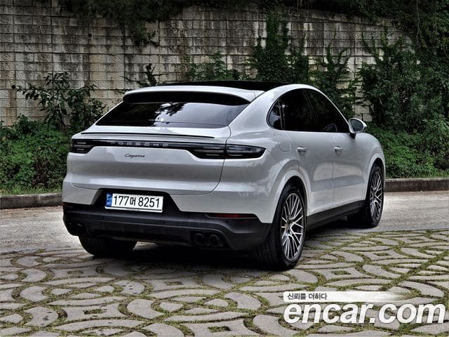 Porsche Cayenne — фото 1