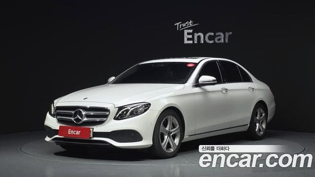 Mercedes-Benz E-Class — фото 1