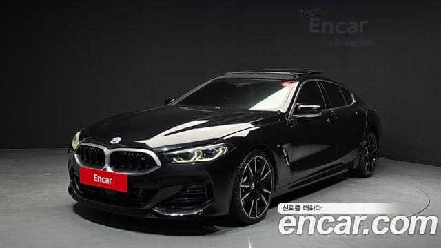 BMW 8 Series — фото 1