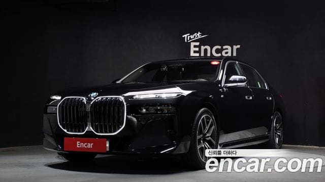 BMW 7 Series — фото 1
