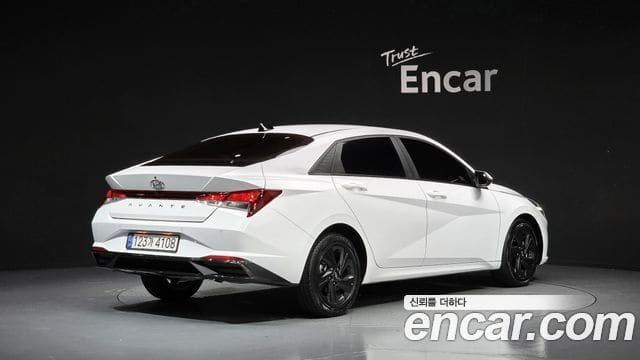 Hyundai Avante — фото 1