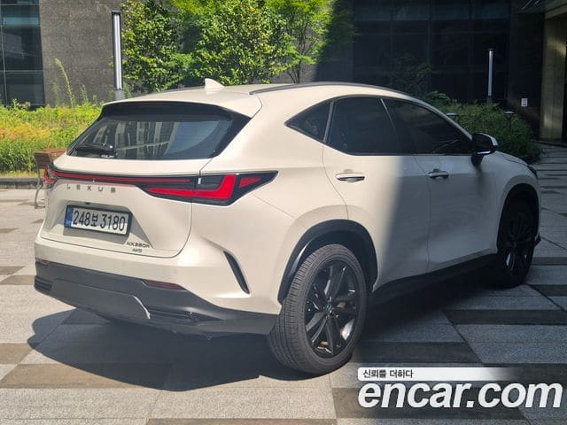 Lexus NX350h — фото 1