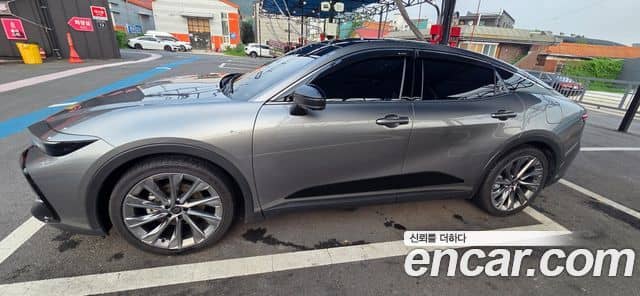 Toyota Crown Crossover