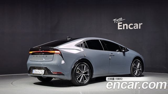 Toyota Prius — фото 1