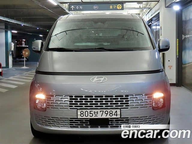 Hyundai Staria