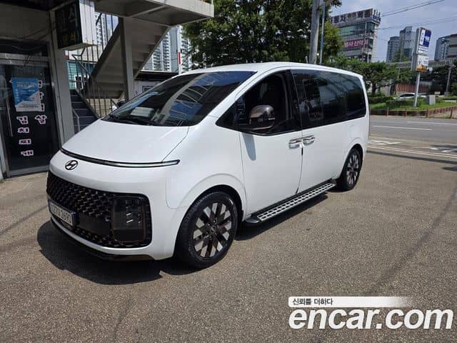Hyundai Staria