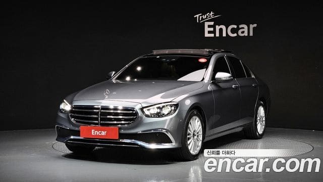 Mercedes-Benz E-Class — фото 1