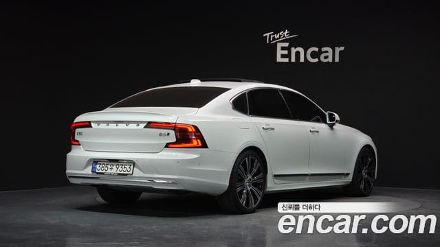 Volvo S90 — фото 1