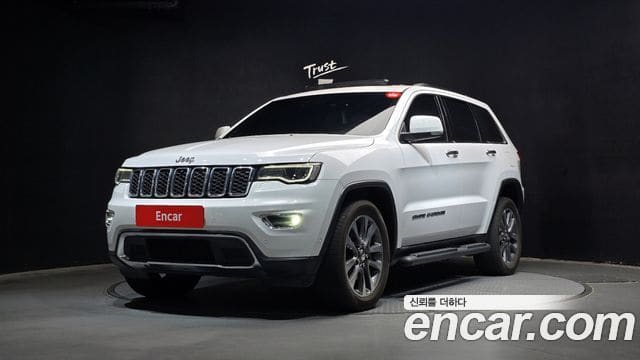 Jeep Grand Cherokee — фото 1