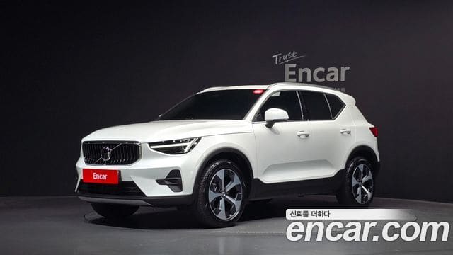 Volvo XC40 — фото 1