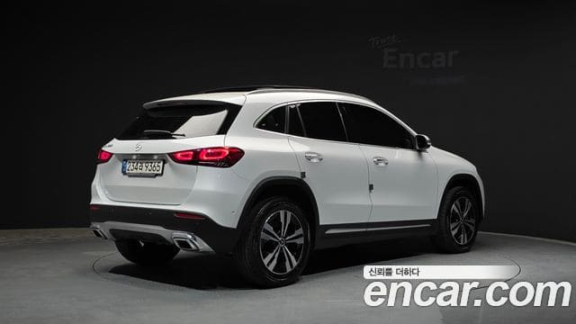 Mercedes-Benz GLA-Class — фото 1