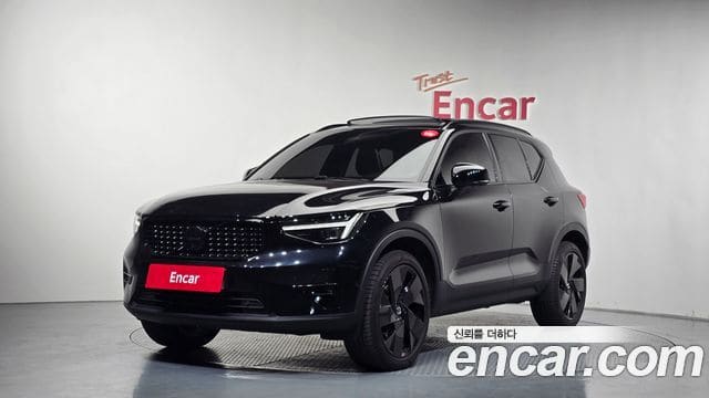 Volvo XC40 — фото 1