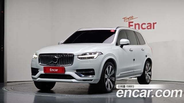 Volvo XC90 — фото 1