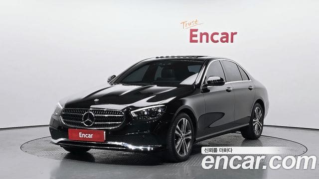 Mercedes-Benz E-Class — фото 1