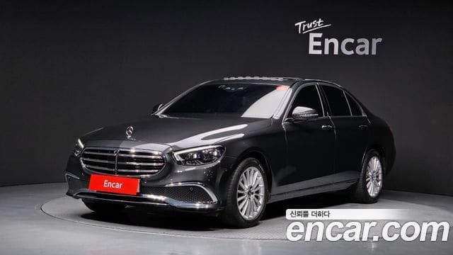 Mercedes-Benz E-Class — фото 1
