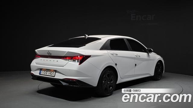 Hyundai Avante — фото 1
