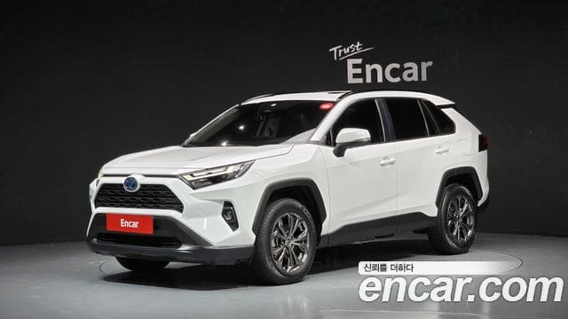Toyota RAV4 — фото 1
