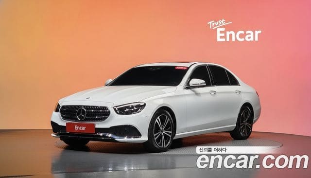 Mercedes-Benz E-Class — фото 1