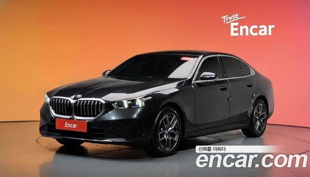 BMW 5 Series — фото 1
