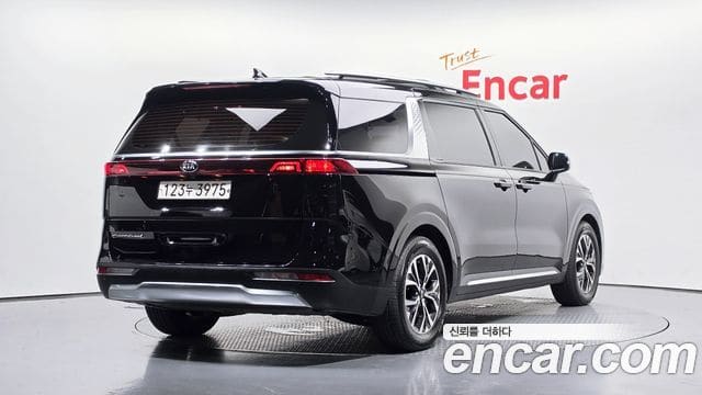 Kia Carnival — фото 1