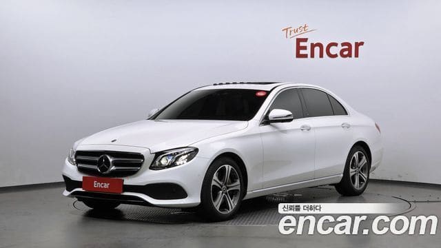 Mercedes-Benz E-Class — фото 1