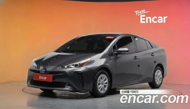 Toyota Prius — фото 1