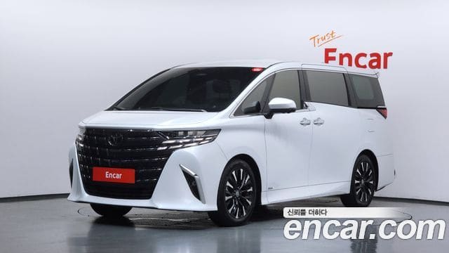 Toyota Alphard — фото 1