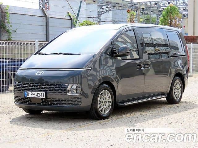 Hyundai Staria