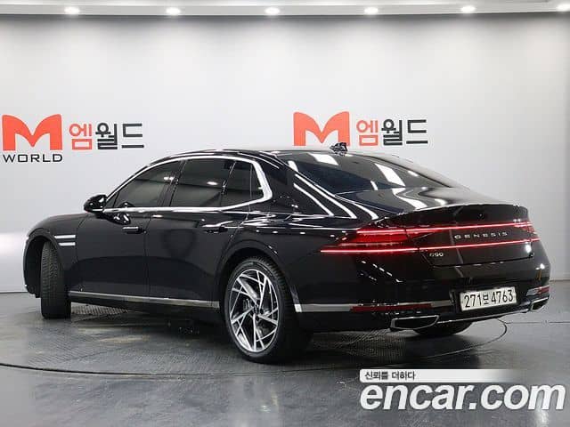 Genesis G90