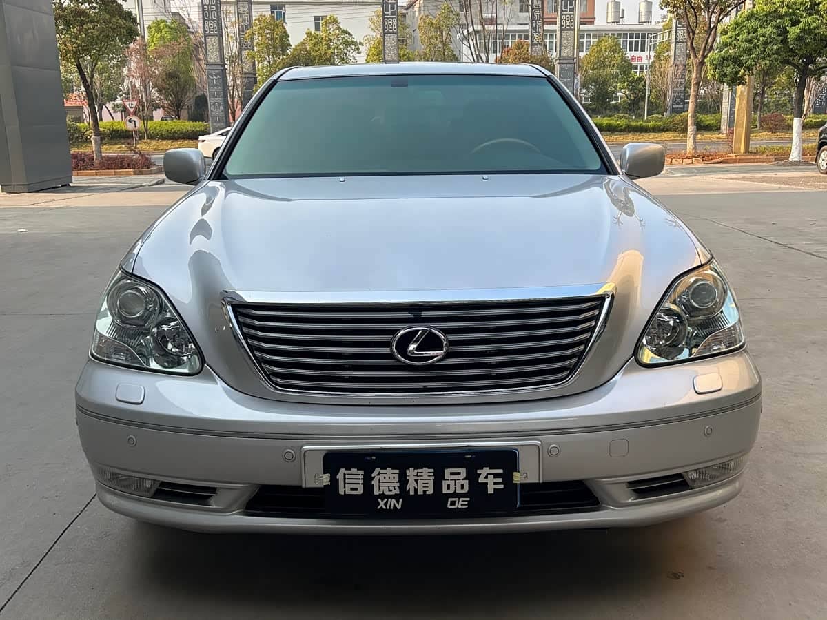 Lexus LS