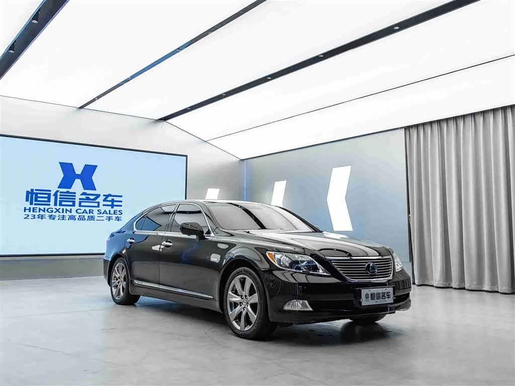 Lexus LS