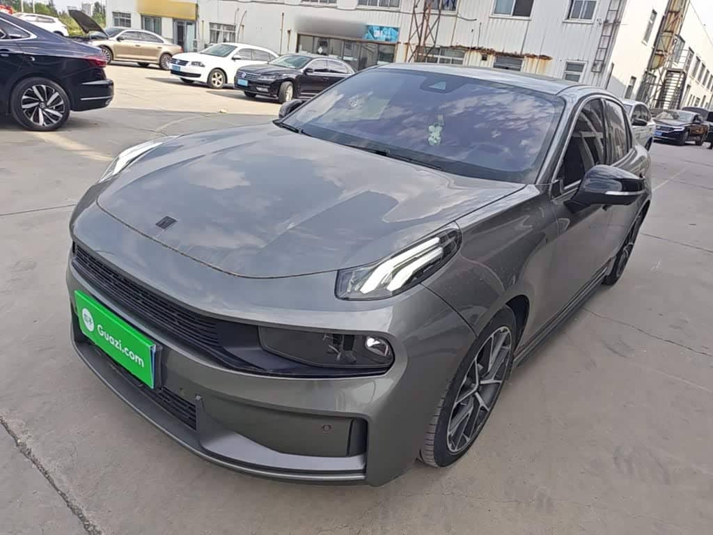 Lynk & Co 03