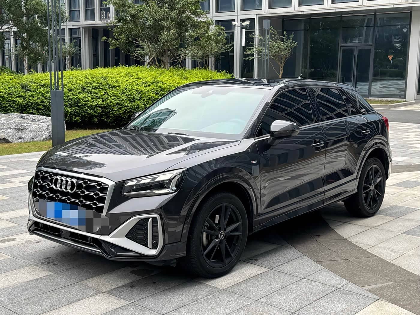 Audi Q2L
