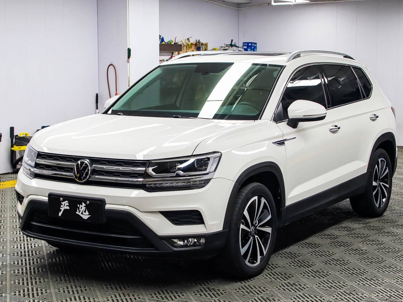 Volkswagen Tharu