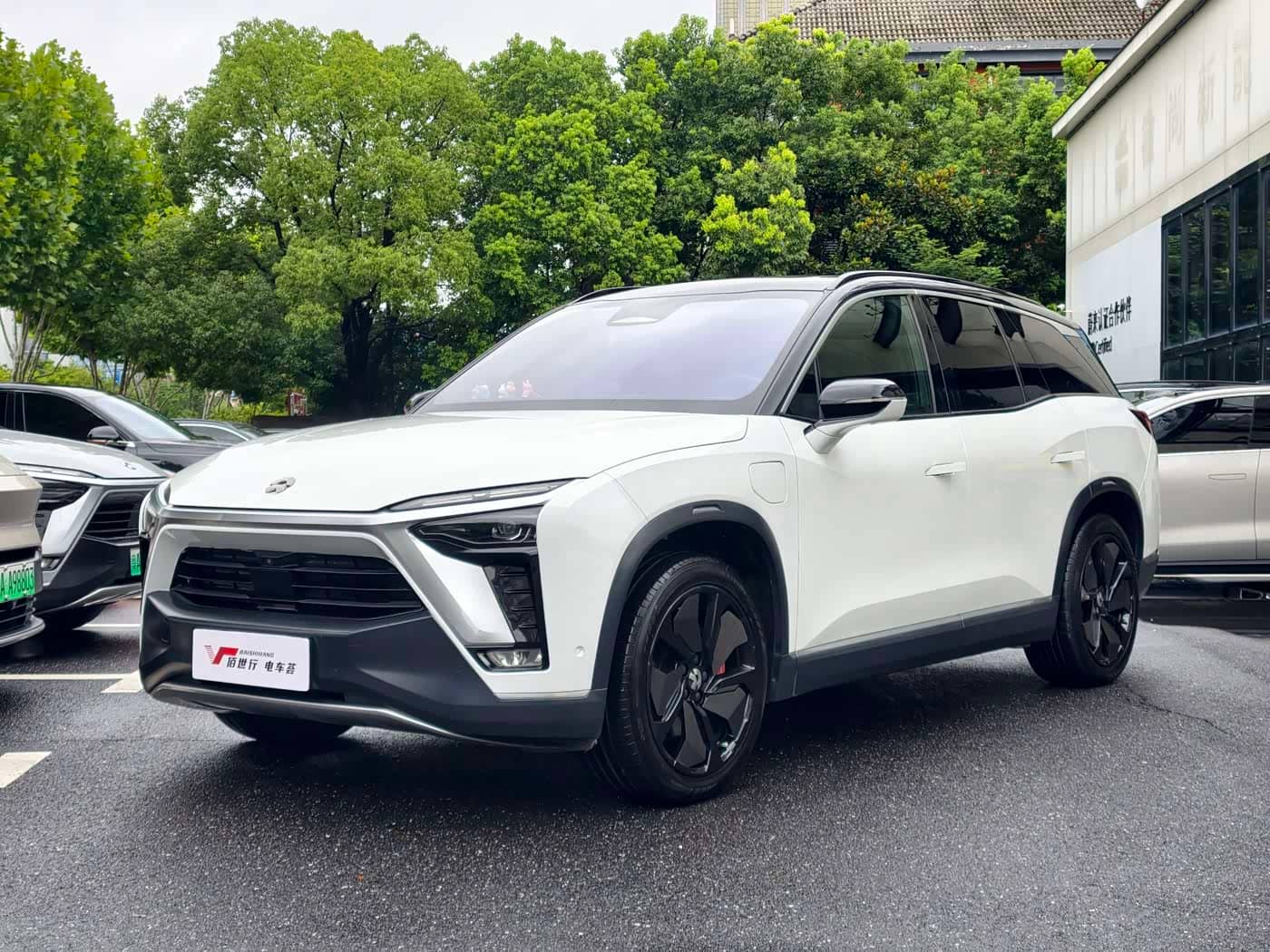 NIO ES8