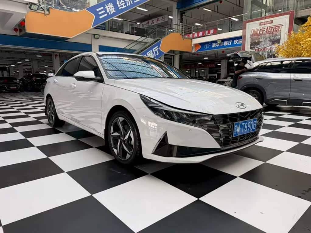 Hyundai Elantra
