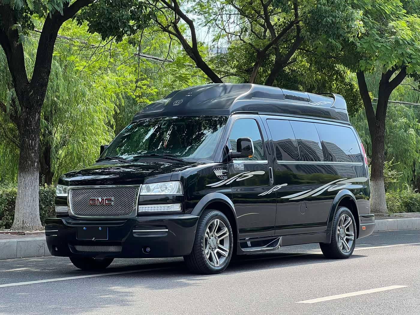 GMC Savana