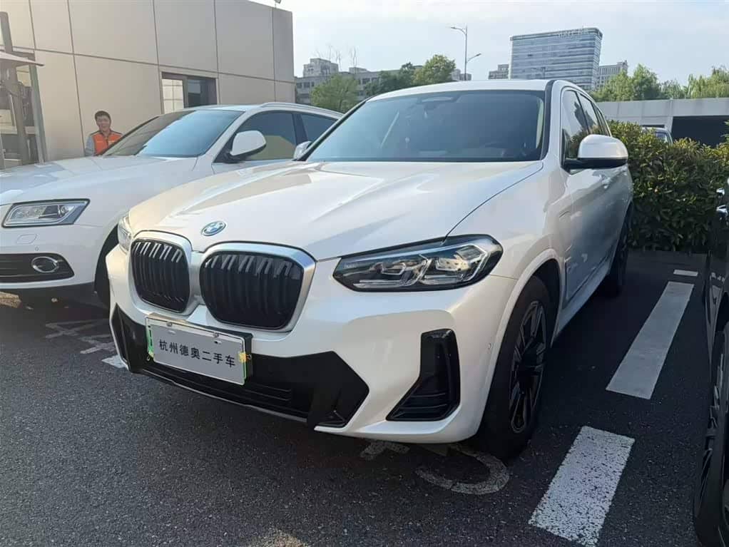 BMW iX3