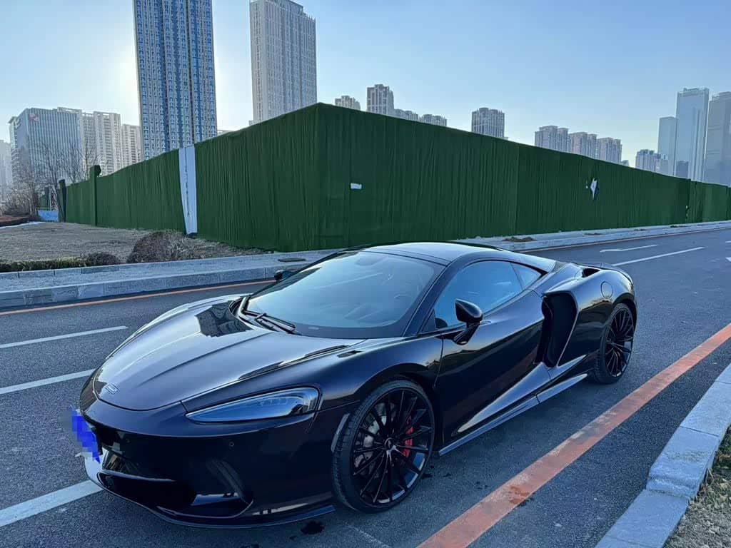 McLaren GT