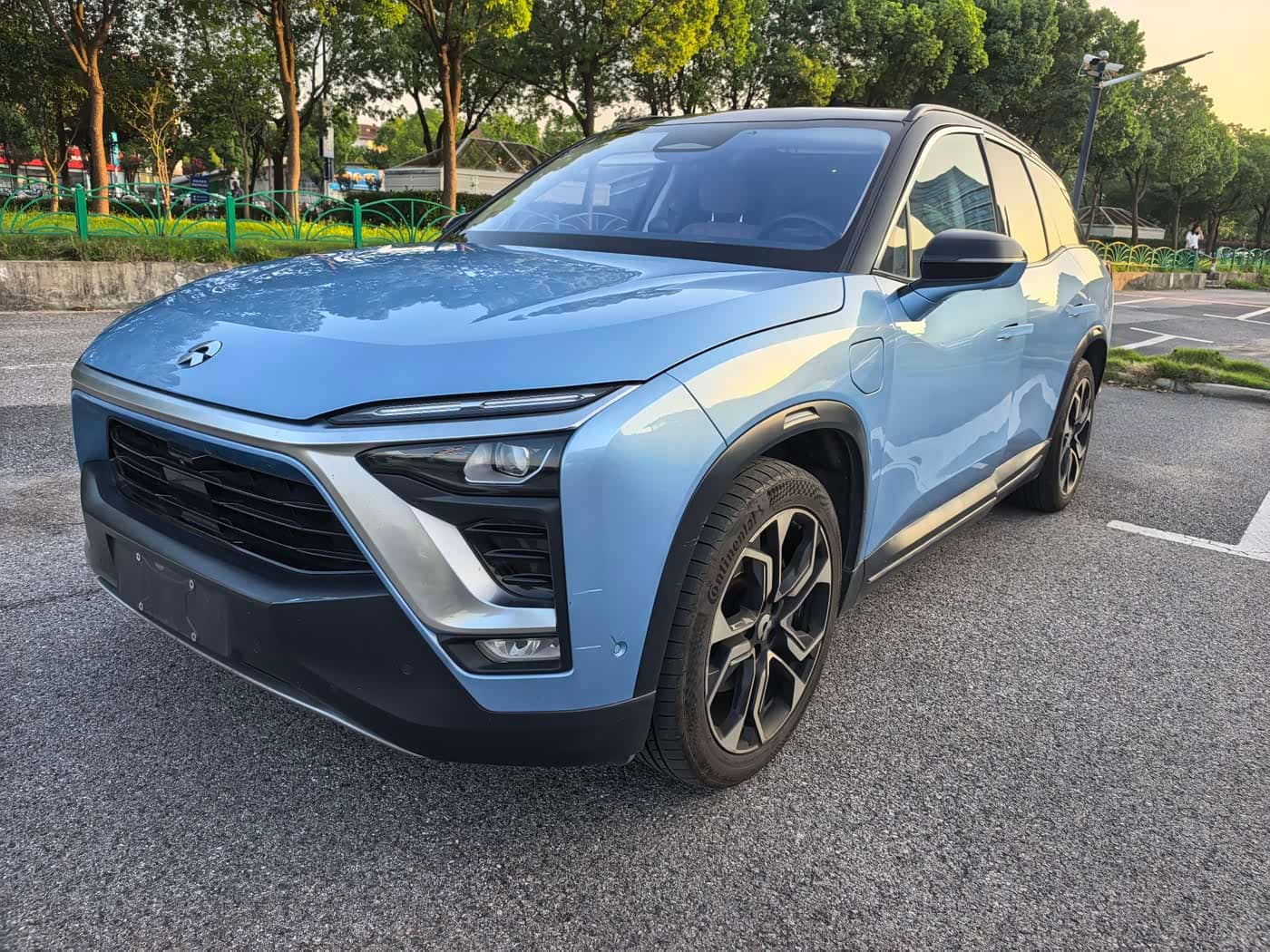 NIO ES8