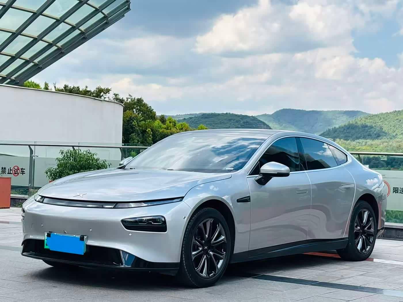 XPeng P7