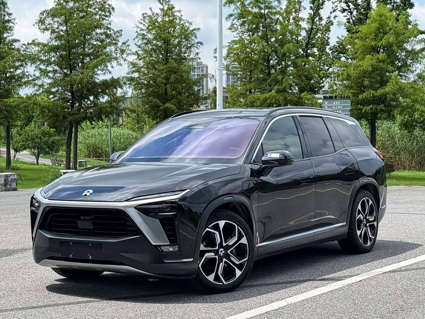 NIO ES8