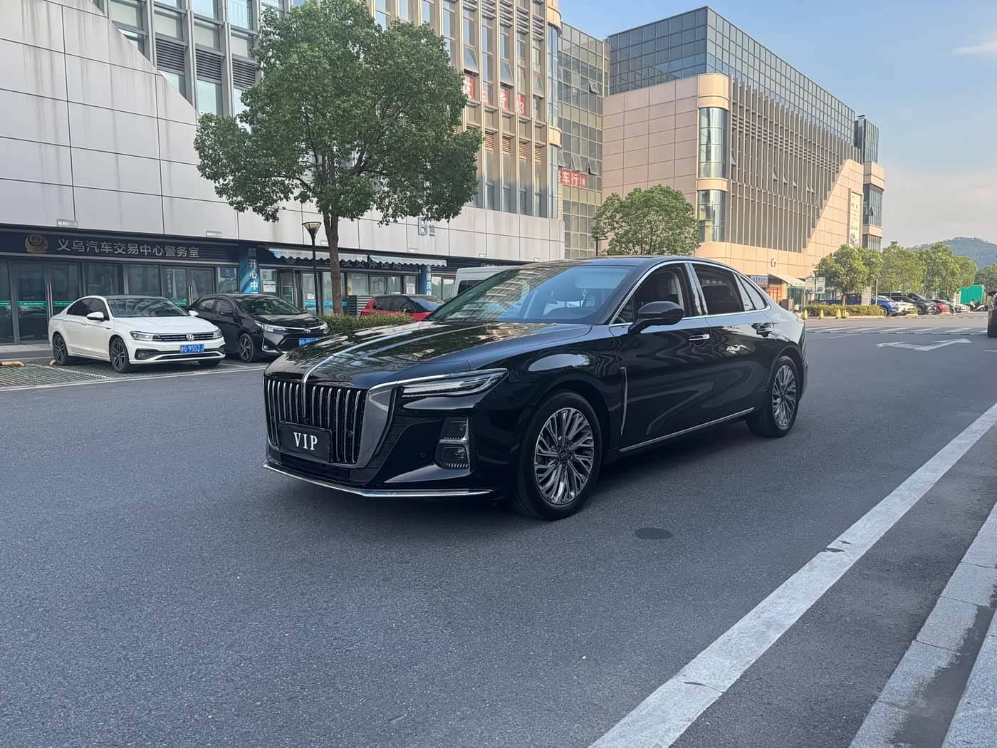 Hongqi H5
