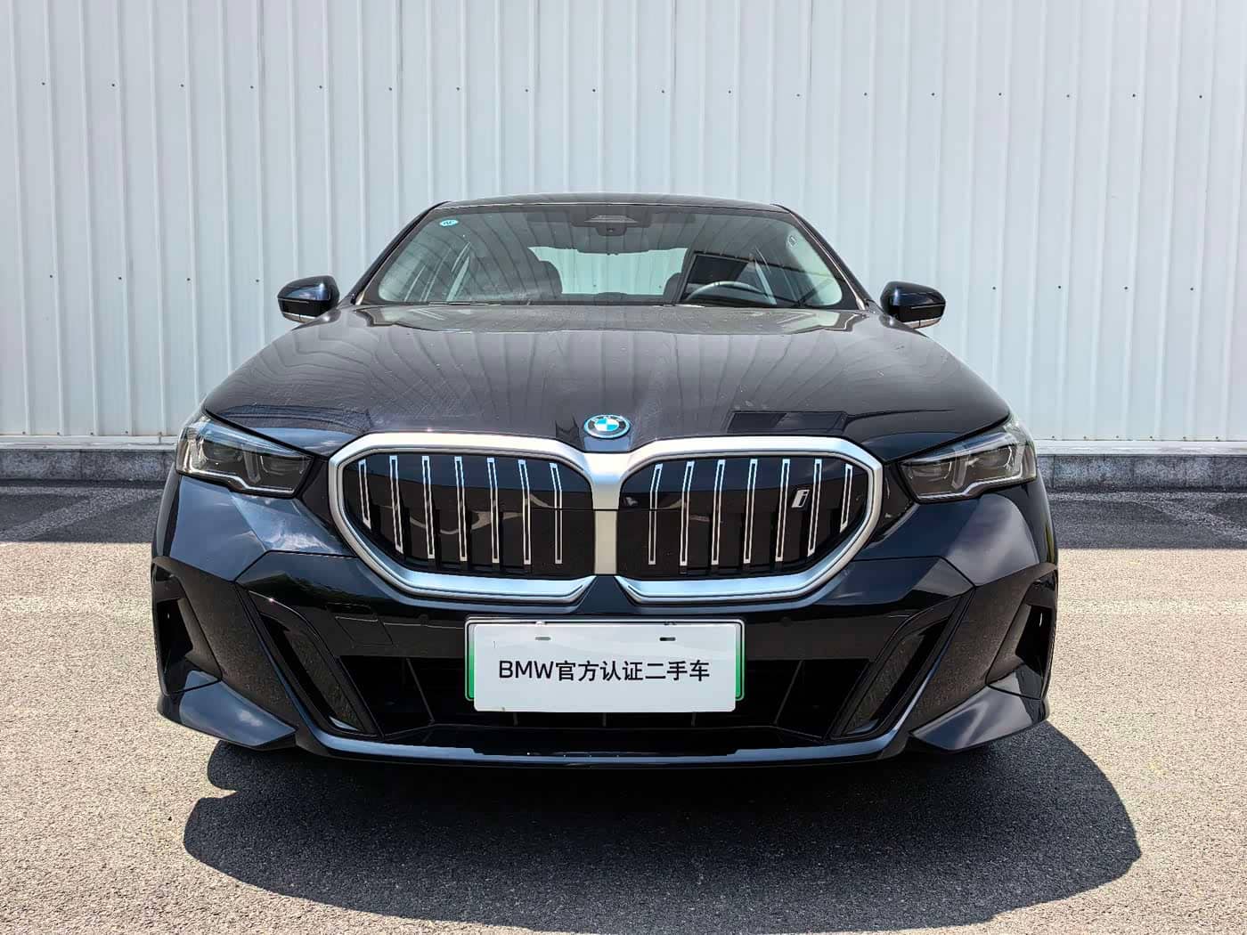 BMW i5