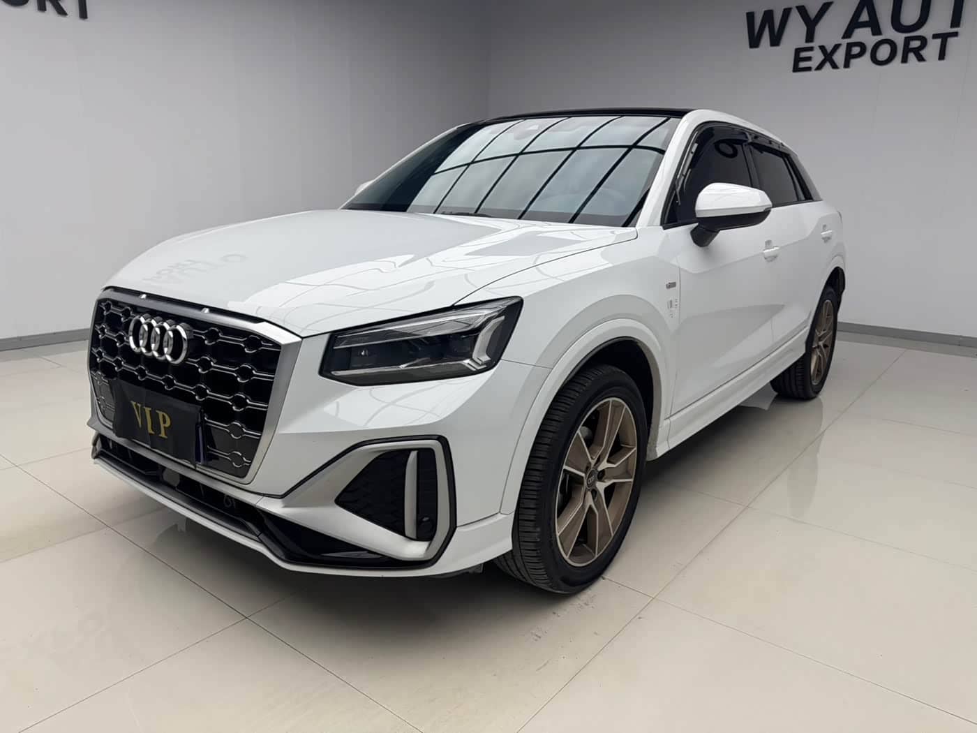 Audi Q2L
