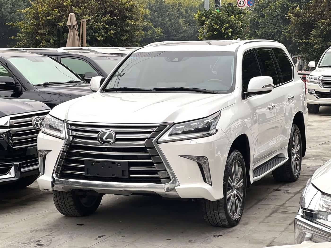 Lexus LX