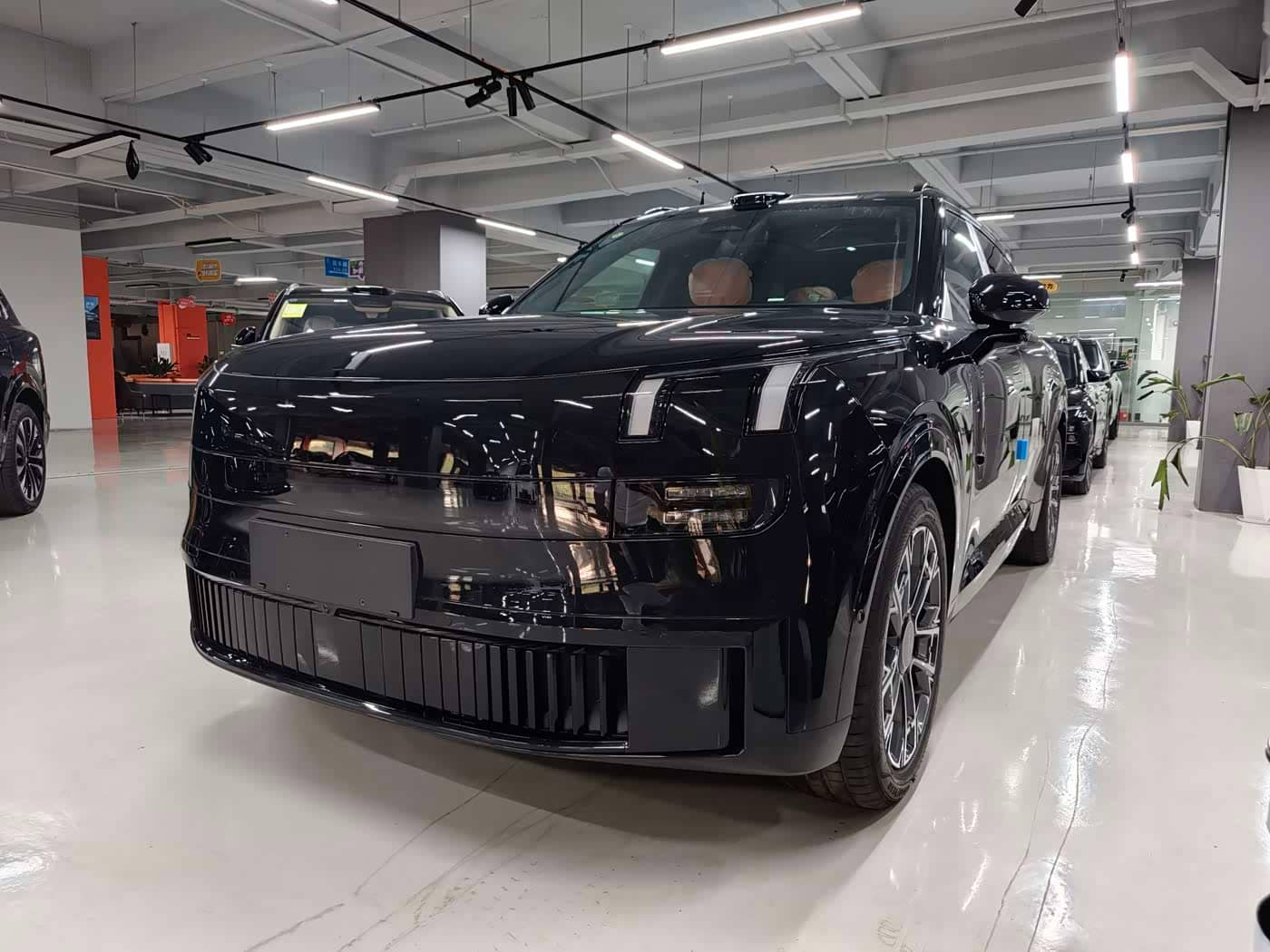 Lynk & Co 900